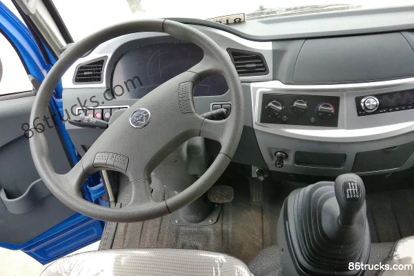 NanJun New Hongyun 140hp 4X2(6 wheels) 4.7m dump truck Cab (1) | 86Trucks