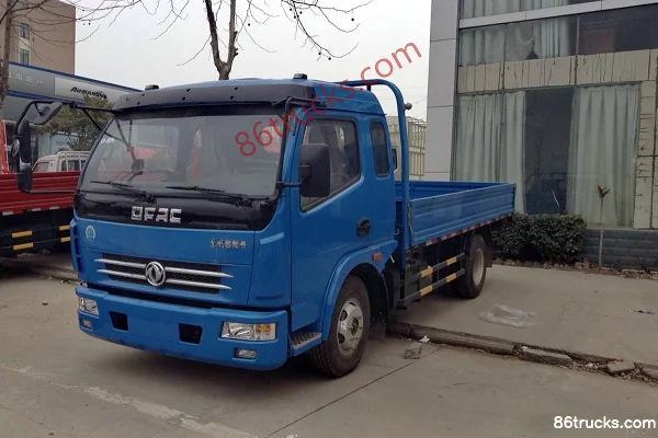 Dongfeng Duolika D6 Heavy-Duty Edition 115 hp 4X2(6 wheels) 4.15m Single Row Flatbed Light Truck Exterior (2) | 86Trucks