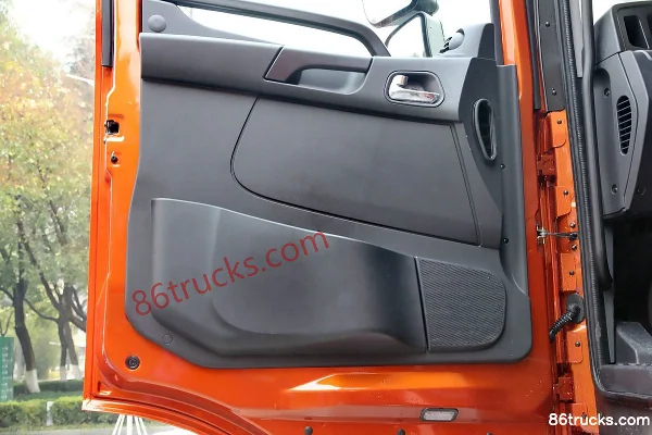 Union Truck U260 Heavy Truck 260hp 6X2(8 wheels) LNG 9.4m Van Cargo Truck Cab (3) | 86Trucks