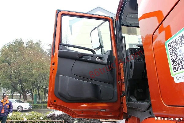 Union Truck U260 Heavy Truck 260hp 6X2(8 wheels) LNG 9.4m Van Cargo Truck Cab (2) | 86Trucks