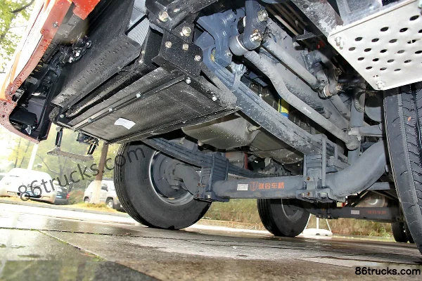 Union Truck U260 Heavy Truck 260hp 6X2(8 wheels) LNG 9.4m Van Cargo Truck Chassis (2) | 86Trucks