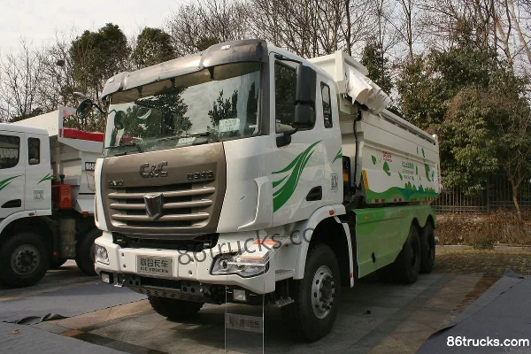 Union Truck U340 340 hp 6X4(10 wheels) 5.6m LNG Dump Truck Exterior (3) | 86Trucks