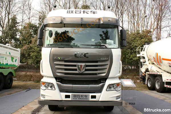 Union Truck U400 400hp 8X4(12 wheels) LNG Powder Material Tanker Truck Exterior (2) | 86Trucks