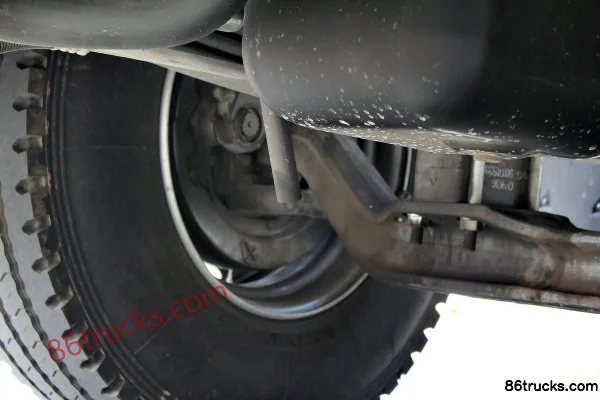 Sinotruk HOWO T5G camion lourd 340 ch 6X4(10 roues) tracteur routier Châssis (2) | 86Trucks