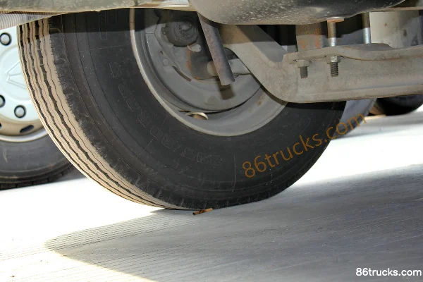Sinotruk HOWO T5G tracteur routier 280 ch 4X2(6 roues) Châssis (3) | 86Trucks