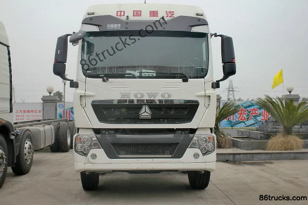 Sinotruk HOWO T5G Heavy Truck 340 hp 8X4(12 wheels) Cargo Truck Chassis Exterior (2) | 86Trucks
