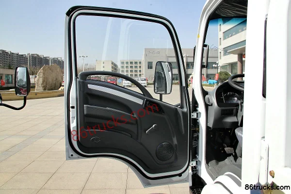 Tangjun Ouling T1 Series 88 hp 4X2(6 wheels) 4.15m Single Row Flatbed Truck Cab (1) | 86Trucks