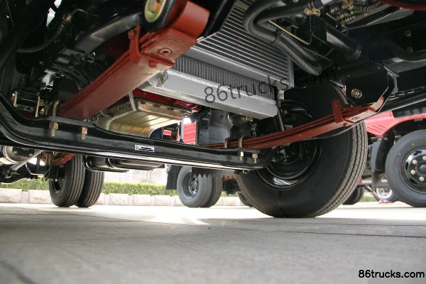 Tangjun Ouling T1 Series 88 hp 4X2(6 wheels) 4.15m Single Row Flatbed Truck Chassis (3) | 86Trucks