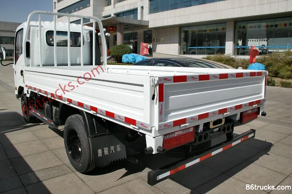 Tangjun Ouling T1 Series 88 hp 4X2(6 wheels) 4.15m Single Row Flatbed Truck Body (1) | 86Trucks