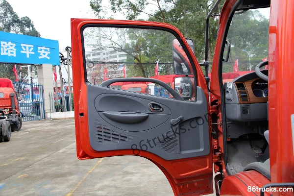 Dongfeng Duolika D6 115 hp 4X2(6 wheels) 3300mm Wheelbase Single Row Light Truck Chassis Cab (1) | 86Trucks