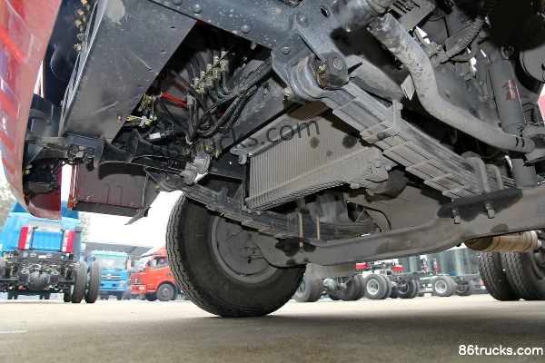 Dongfeng Duolika D6 115 hp 4X2(6 wheels) 3300mm Wheelbase Single Row Light Truck Chassis (2) | 86Trucks