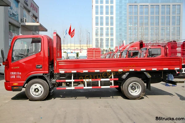 JAC Shuailing H330 120 hp 4X2(6 wheels) 4.18m Single Row Flatbed Light Truck Exterior (3) | 86Trucks