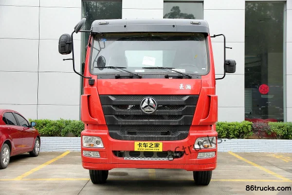 Sinotruk Hohan Heavy Truck 340 hp 4X2(6 wheels) Tractor Truck Exterior (2) | 86Trucks