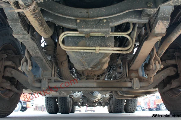 Sinotruk HOWO T7H camion lourd 540 ch 6X4(10 roues) tracteur routier Châssis (1) | 86Trucks