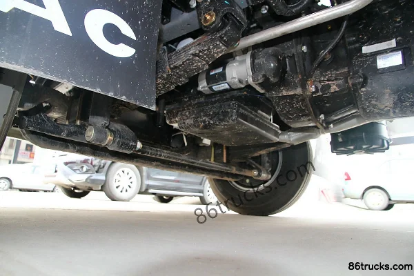 JAC Shuailing H330 130 ch 4X2(6 roues) 4,18 m camion plateau simple cabine (Weichai WP3) Châssis (3) | 86Trucks