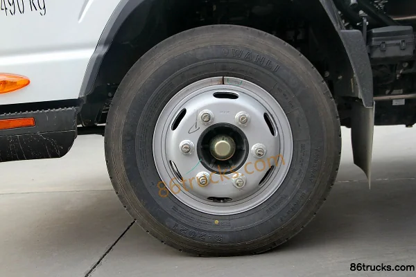 JAC Shuailing H330 130 ch 4X2(6 roues) 4,18 m camion plateau simple cabine (Weichai WP3) Châssis (1) | 86Trucks