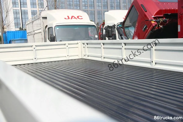JAC Shuailing H330 130 ch 4X2(6 roues) 4,18 m camion plateau simple cabine (Weichai WP3) Carrosserie (1) | 86Trucks