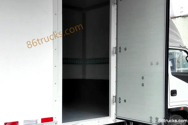 JMC Xin Kaiyun modèle ordinaire 109 ch 4X2(6 roues) 4 m camion léger fourgon simple cabine (large) Châssis (2) | 86Trucks