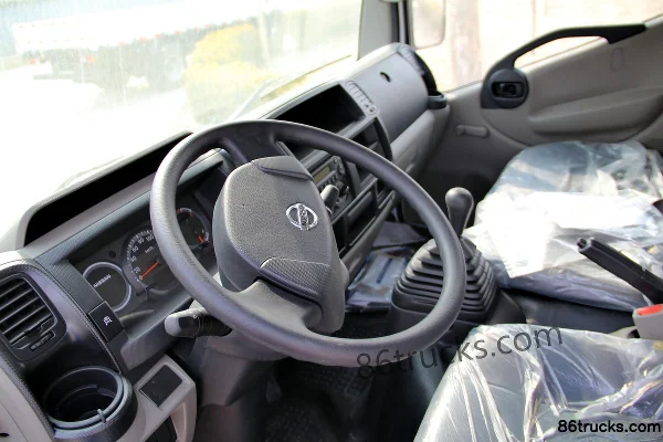 Zhengzhou Nissan Capstar 130 ch 4X2(6 roues) camion frigorifique 4 m Cabine (3) | 86Trucks