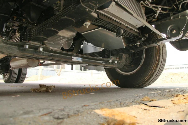 Zhengzhou Nissan Capstar 130 ch 4X2(6 roues) camion frigorifique 4 m Châssis (3) | 86Trucks