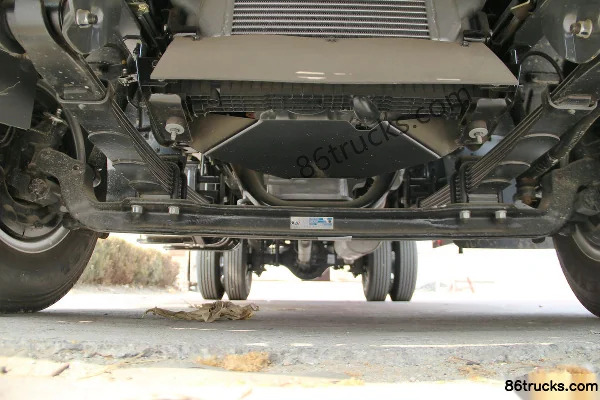 Zhengzhou Nissan Capstar 130 ch 4X2(6 roues) camion frigorifique 4 m Châssis (1) | 86Trucks