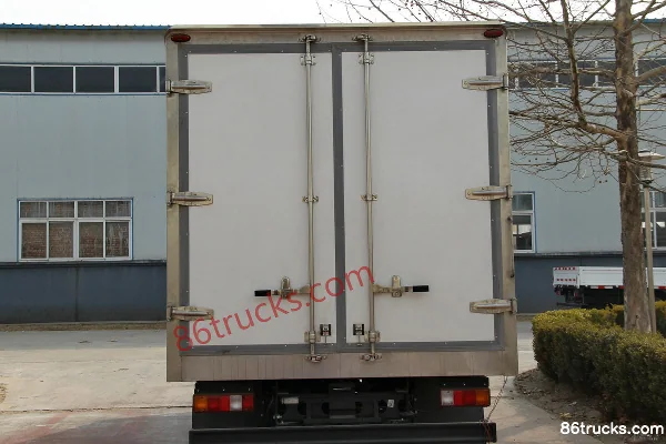 Zhengzhou Nissan Capstar 130 ch 4X2(6 roues) camion frigorifique 4 m Carrosserie (3) | 86Trucks