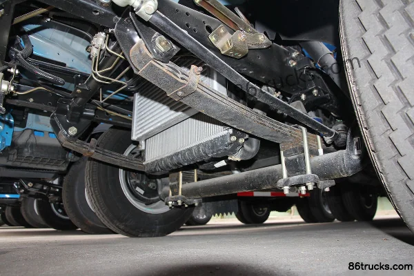 JAC Haoyun 80 ch 4X2(6 roues) camion léger à plateau 4,18 m cabine simple Châssis (2) | 86Trucks