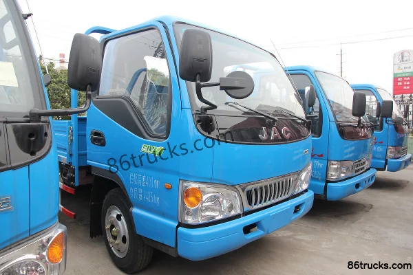 JAC Haoyun 33 95 hp 4X2(6 wheels) 4.18m Single Row Flatbed Light Truck Exterior (3) | 86Trucks