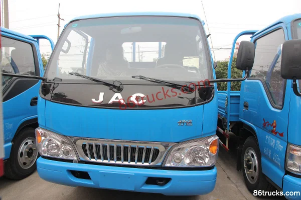 JAC Haoyun 33 95 hp 4X2(6 wheels) 4.18m Single Row Flatbed Light Truck Exterior (2) | 86Trucks