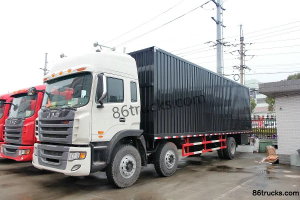 JAC Gallop K3X camion porteur 200 ch 6X2(8 roues) 8,5 m fourgon cabine avancée (Xichai) Extérieur (3) | 86Trucks