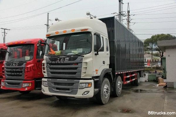 JAC Gallop K3X camion porteur 200 ch 6X2(8 roues) 8,5 m fourgon cabine avancée (Xichai) Extérieur (2) | 86Trucks