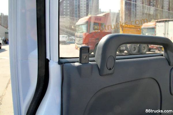 Qingling Isuzu 100P 98 ch 4X2(6 roues) camion léger plateau ridelles 4,275 m monoplace Cabine (3) | 86Trucks
