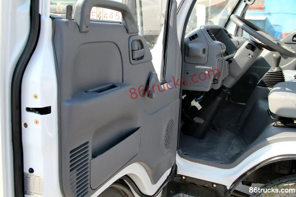 Qingling Isuzu 100P 98 ch 4X2(6 roues) camion léger plateau ridelles 4,275 m monoplace Cabine (2) | 86Trucks