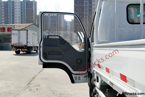 Qingling Isuzu 100P 98 ch 4X2(6 roues) camion léger plateau ridelles 4,275 m monoplace Cabine (1) | 86Trucks