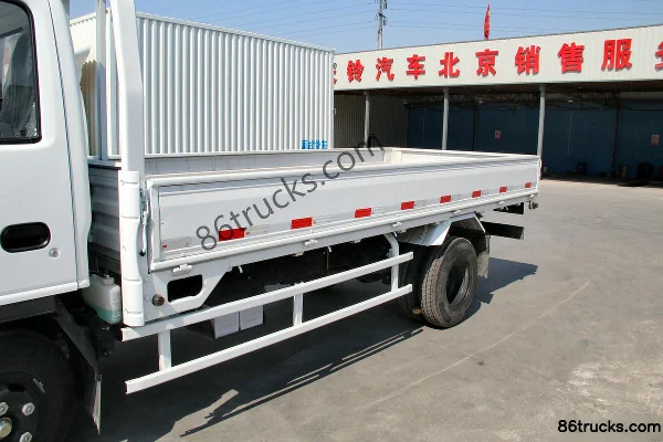 Qingling Isuzu 100P 98 ch 4X2(6 roues) camion léger plateau ridelles 4,275 m monoplace Carrosserie (1) | 86Trucks