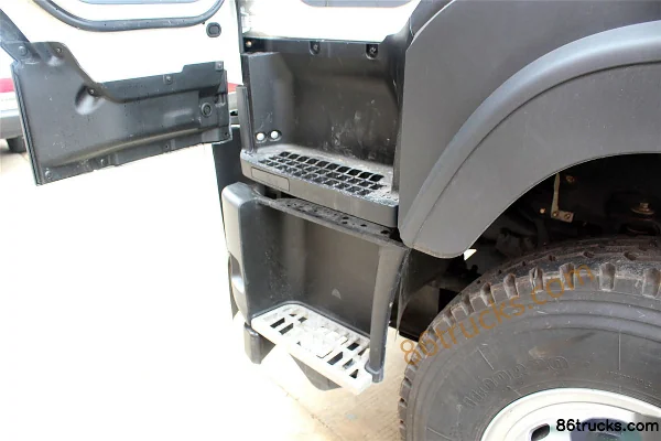 Qingling Isuzu VC46 poids lourd 350 ch 4X2(6 roues) tracteur routier Cabine (2) | 86Trucks