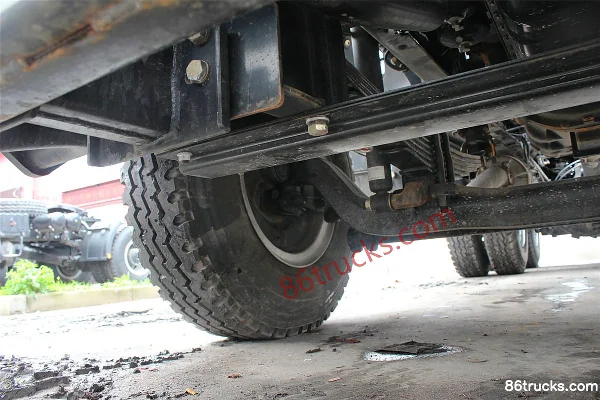 Qingling Isuzu VC46 poids lourd 350 ch 6X4(10 roues) tracteur routier Châssis (3) | 86Trucks