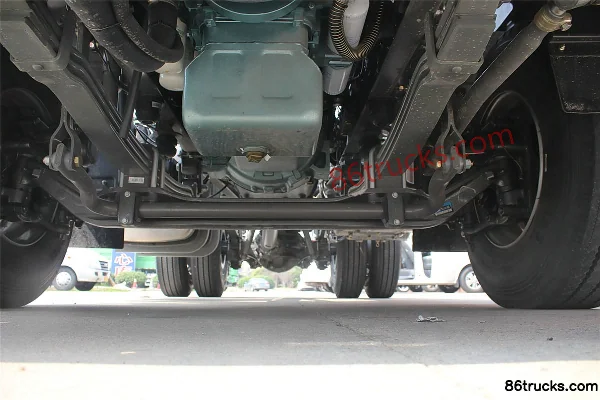 Sinotruk Steyr D7B heavy truck 2016 model 340 hp 4X2(6 wheels) tractor truck Chassis (1) | 86Trucks