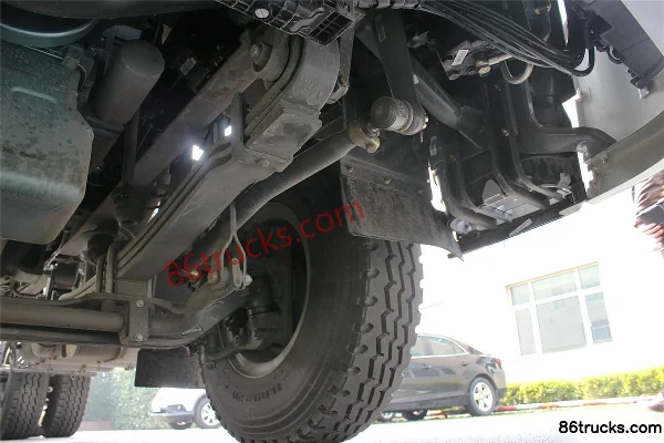 Sinotruk Steyr D7B Heavy Truck 340hp 6X4(10 wheels) LNG Hazardous Material Tractor Truck Chassis (3) | 86Trucks