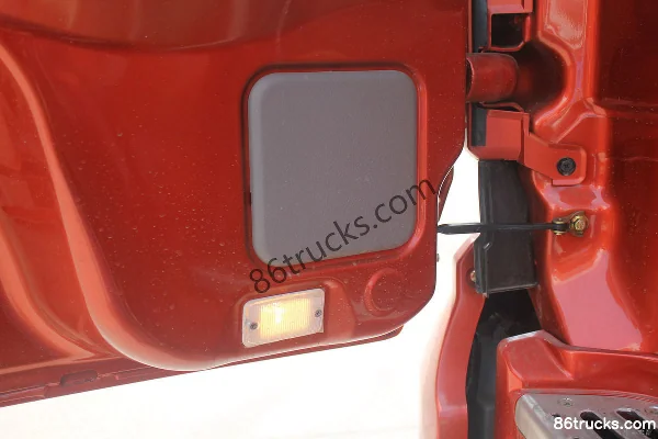 Dongfeng Commercial Vehicle Tianlong heavy truck 420 hp 6X4(10 wheels) tractor truck Cab (2) | 86Trucks