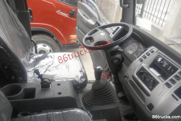 Dayun Aopuli 115 hp 4X2(6 wheels) 5.1m single-row flatbed light truck Cab (3) | 86Trucks