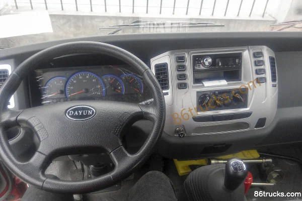 Dayun Aopuli 115 hp 4X2(6 wheels) 5.1m single-row flatbed light truck Cab (2) | 86Trucks