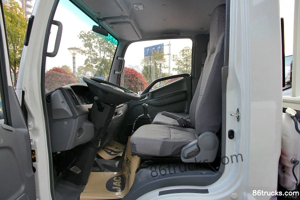 JAC Shuailing K340 Fashion Edition 152hp 4X2(6 wheels) 4.23m Single Row Flatbed Light Truck Cab (2) | 86Trucks