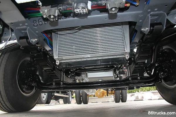 JAC Shuailing H 160 ch 4X2(6 roues) châssis cabine simple camion léger (large) (1) | 86Trucks