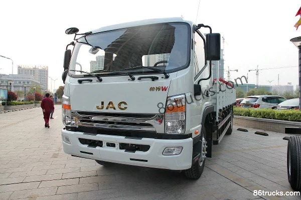 JAC Weishida W381 141 hp 4X2(6 wheels) 5.2m Single Row Flatbed Light Truck Exterior (2) | 86Trucks