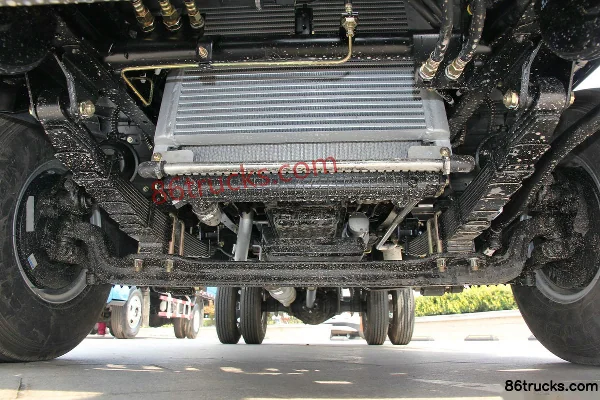 JAC Junling E6 113 ch 4X2(6 roues) camion léger à plateau 4,18 m cabine simple Châssis (1) | 86Trucks