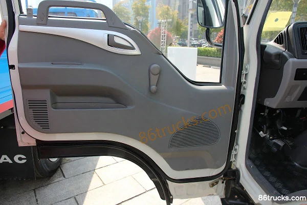 JAC Kangling 28 Narrow Body 82 hp 4X2(6 wheels) 3.7m Single Row Van Light Truck (JAC Power) Cab (1) | 86Trucks