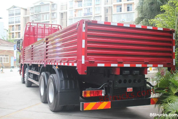 Sichuan Hyundai Chuanghu XCIENT Heavy Truck 360 hp 8X4(12 wheels) 9.3m Flatbed Cargo Truck Exterior (3) | 86Trucks