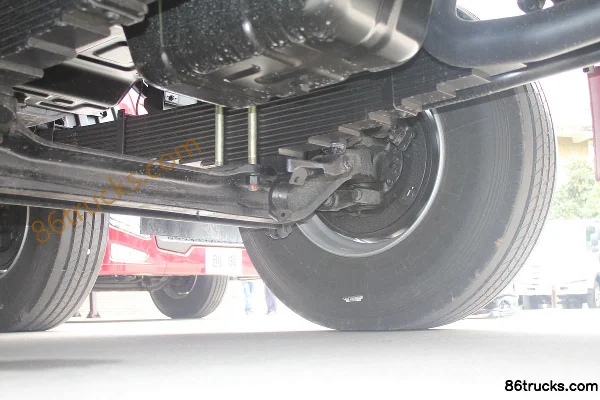Sichuan Hyundai Chuanghu XCIENT Heavy Truck 360 hp 8X4(12 wheels) 9.3m Flatbed Cargo Truck Chassis (3) | 86Trucks