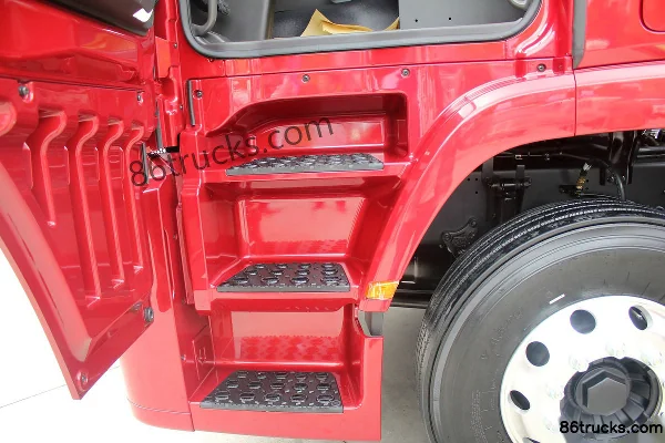 Sichuan Hyundai Chuanghu XCIENT P440 Heavy Truck Lightweight Version 440 hp 6X4(10 wheels) Tractor Truck Cab (3) | 86Trucks